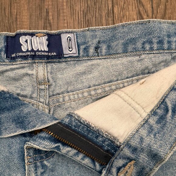 Stone Denim Jean Short-Shorts (Size 0) - Picture 2 of 4
